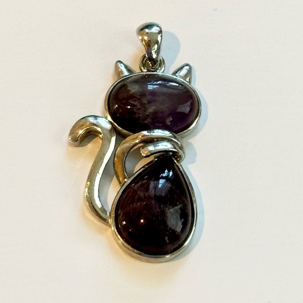 Amethyst Cat Pendant🐈‍⬛💜
